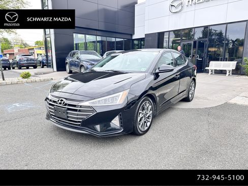 Used 2019 Hyundai Elantra Limited w/ Cargo Package FWD image 1
