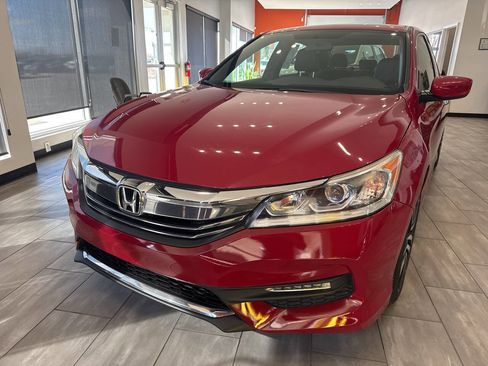 Used 2017 Honda Accord Sport image 4
