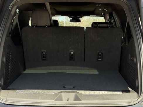 Used 2024 GMC Yukon XL Denali image 29