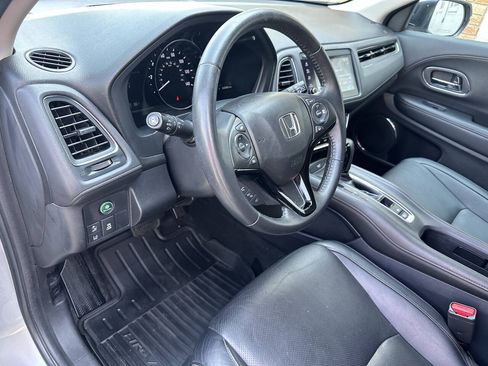 Used 2019 Honda HR-V Touring image 13