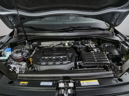 Certified 2023 Volkswagen Tiguan SE FWD image 31