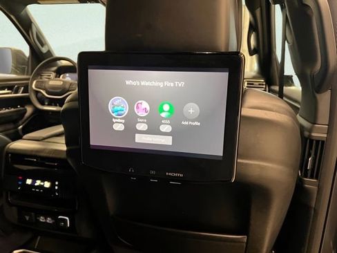 Used 2023 Jeep Wagoneer Series III w/ Premium Group I image 13