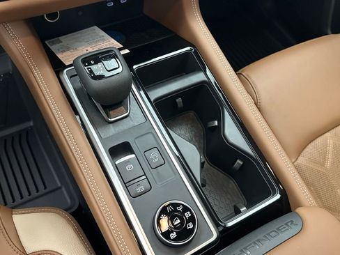 New 2026 Nissan Pathfinder Platinum AWD/4WD image 12