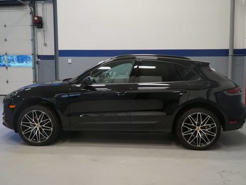Certified 2026 Porsche Macan AWD/4WD image 2