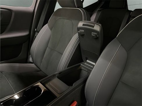 Used 2023 Volvo XC40 Recharge Ultimate w/ Protection Package Premier image 52