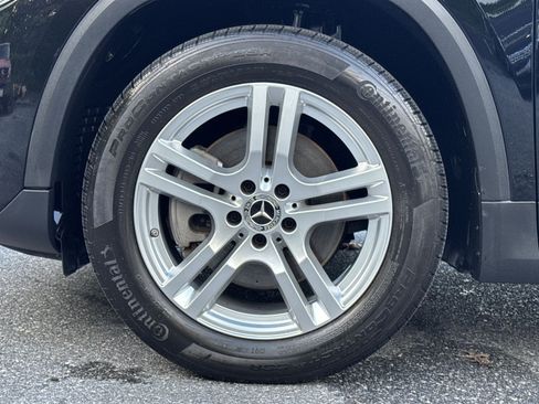 Certified 2021 Mercedes-Benz GLA 250 4MATIC w/ Premium Package image 17