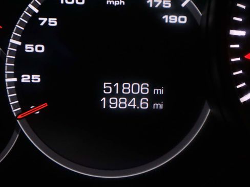 Used 2019 Porsche Panamera image 8