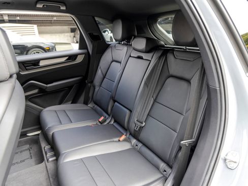 Certified 2026 Porsche Cayenne AWD/4WD image 51
