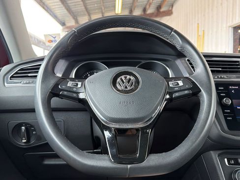 Used 2020 Volkswagen Tiguan SE w/ Panoramic Sunroof Package AWD/4WD image 22