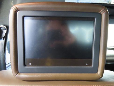 Used 2020 Nissan Armada Platinum w/ Platinum Reserve Package image 34