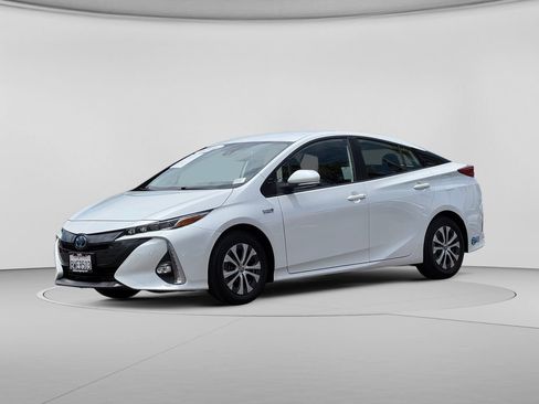 Used 2021 Toyota Prius Prime Limited FWD image 7