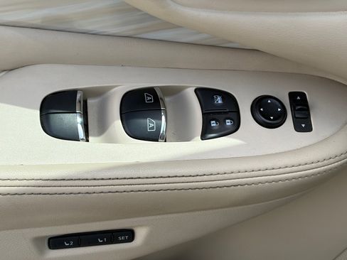 Used 2016 Nissan Murano Platinum w/ Platinum Technology Package FWD image 8