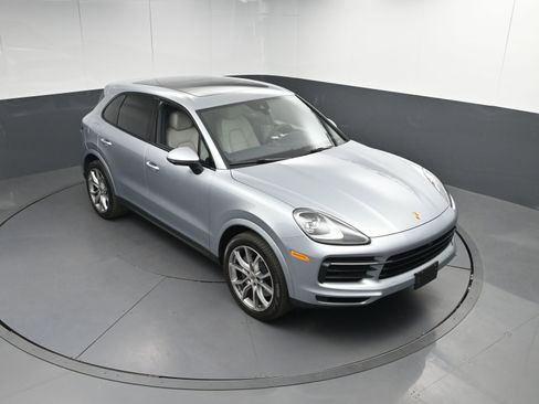 Certified 2022 Porsche Cayenne S image 38