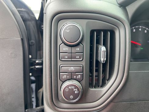 Used 2022 Chevrolet Silverado 1500 Custom Trail Boss w/ LPO, Dark Essentials Package AWD/4WD image 29