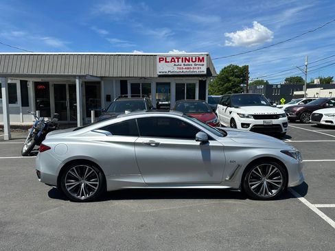 Used 2019 INFINITI Q60 3.0t Luxe w/ Essential Package AWD/4WD image 5
