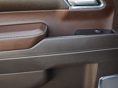 Certified 2025 GMC Sierra 1500 Denali image 11