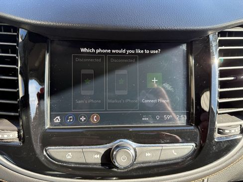 Used 2018 Chevrolet Trax LT w/ LT Convenience Package image 17