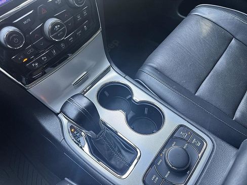 Used 2020 Jeep Grand Cherokee Summit AWD/4WD image 18