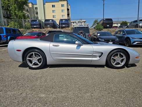 Used 2001 Chevrolet Corvette Convertible w/ Preferred Equipment Group2 RWD image 9