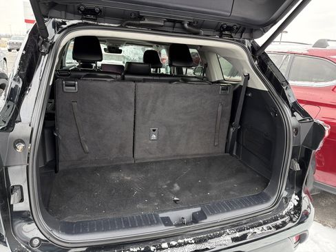 Used 2024 Toyota Highlander XLE image 26