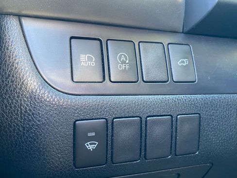 Used 2019 Toyota Highlander SE image 27