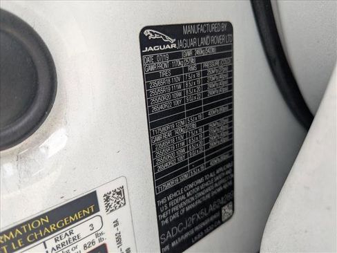 Used 2020 Jaguar F-PACE Premium image 15