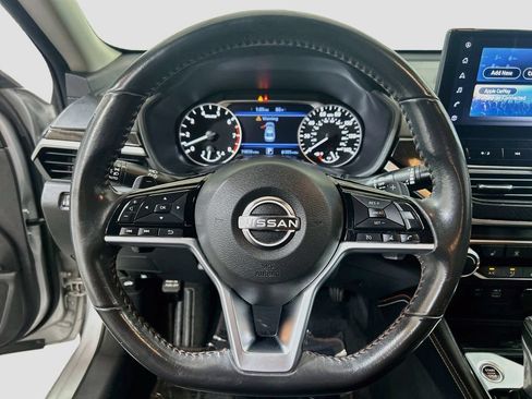 Used 2023 Nissan Altima 2.5 SR w/ SR Premium Package FWD image 9