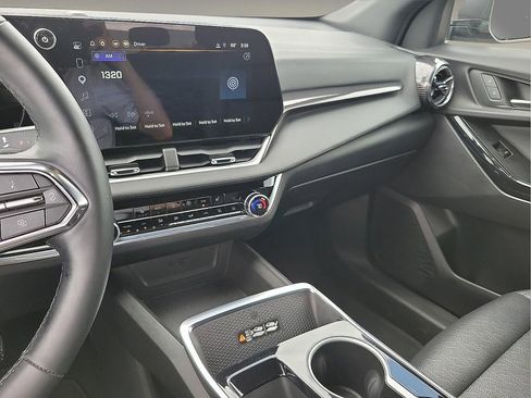 Used 2025 Chevrolet Equinox LT w/ Convenience Package II image 20