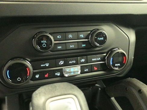 New 2026 Ford Bronco Badlands AWD/4WD image 12
