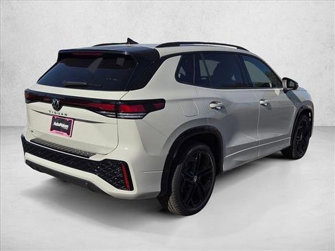 New 2026 Volkswagen Tiguan SE R-Line FWD image 2