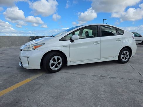 Used 2013 Toyota Prius Four image 4