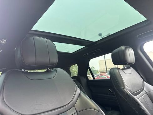 Used 2025 Land Rover Range Rover Sport SE AWD/4WD image 12
