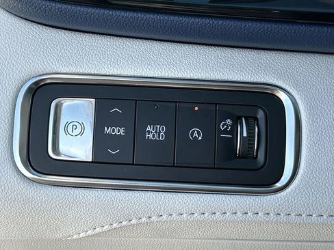 New 2026 Buick Enclave Avenir w/ Super Cruise Package FWD image 18