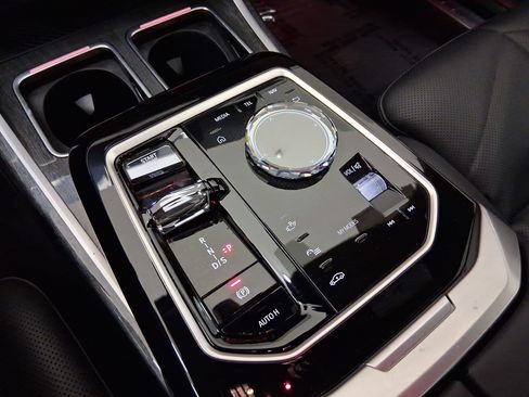 Used 2023 BMW 740i RWD image 17
