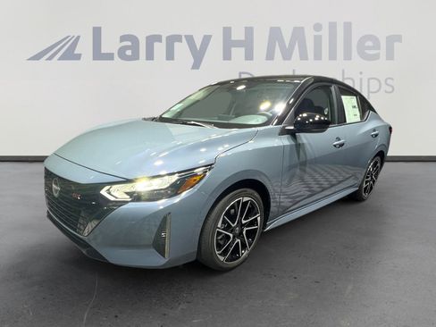 New 2025 Nissan Sentra SR image 1