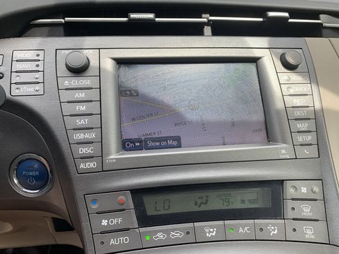 Used 2012 Toyota Prius Four w/ Deluxe Solar Roof Pkg FWD image 22