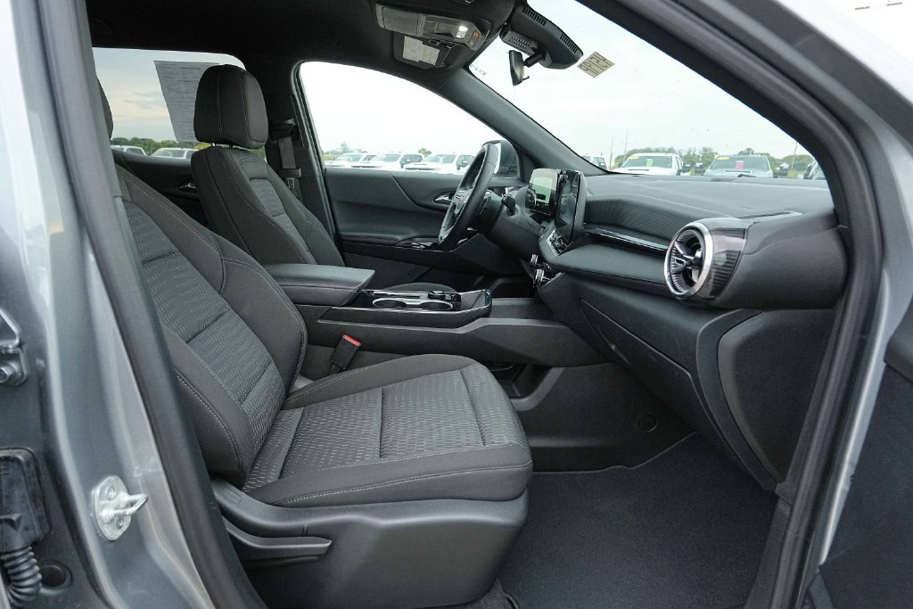 Used 2026 Chevrolet Equinox LT AWD/4WD image 23