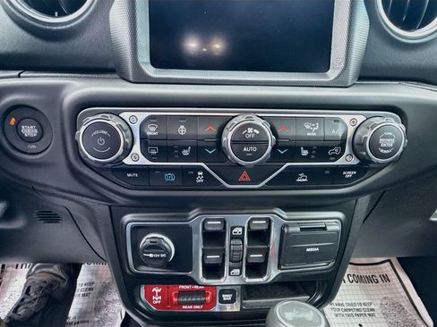 Used 2023 Jeep Wrangler Unlimited Rubicon 4xe w/ Cold Weather Group AWD/4WD image 16