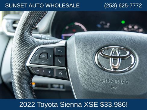 Used 2022 Toyota Sienna XSE FWD image 56