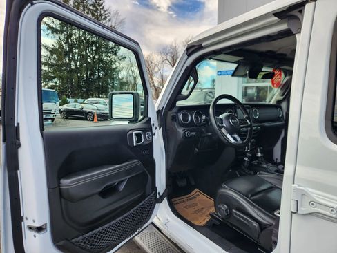 Used 2019 Jeep Wrangler Unlimited Sahara w/ Dual Top Group image 22