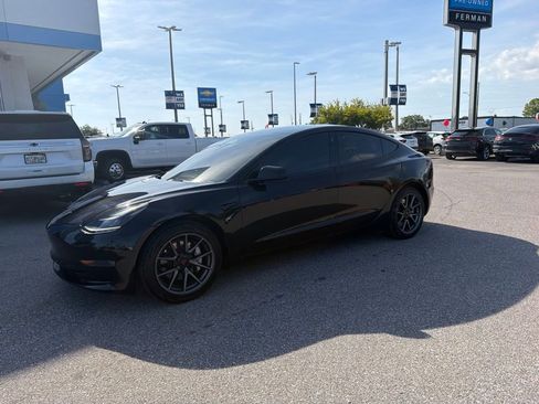 Used 2022 Tesla Model 3 RWD image 1