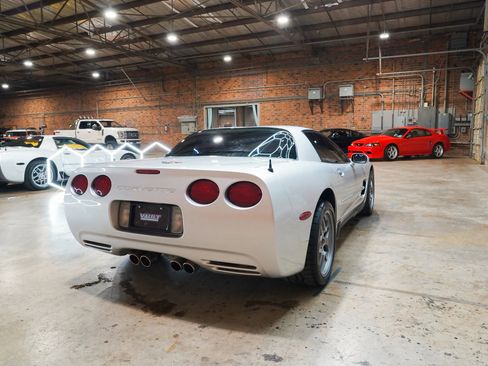 Used 2001 Chevrolet Corvette Z06 w/ Memory Pkg RWD image 13