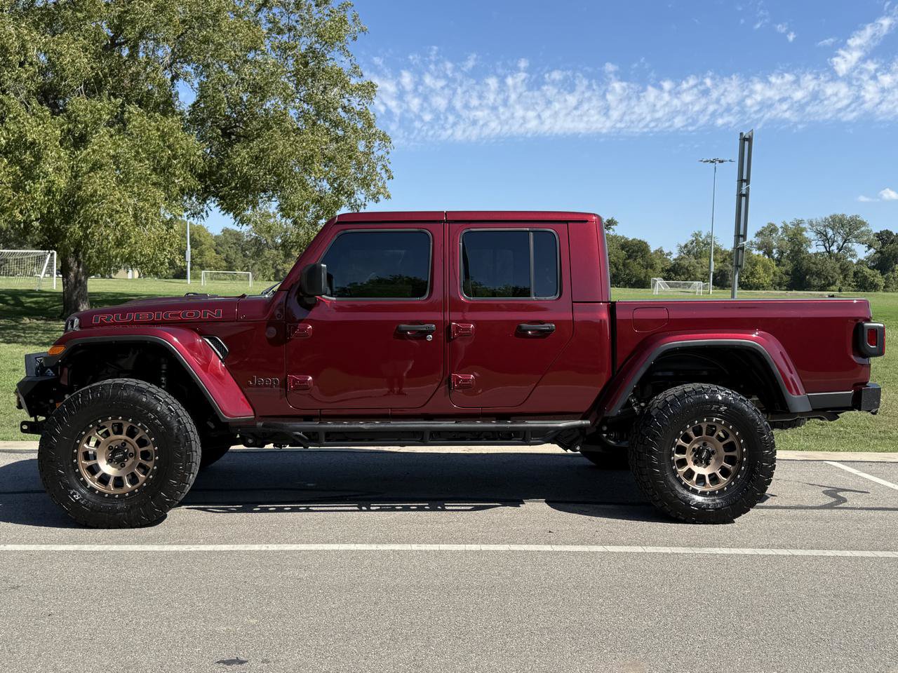Used 2022 Jeep Gladiator Rubicon w/ Cold Weather Group AWD/4WD image 6