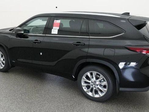 New 2026 Toyota Highlander Limited AWD/4WD image 4