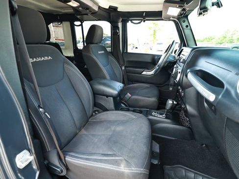 Used 2016 Jeep Wrangler Unlimited Sahara w/ Connectivity Group AWD/4WD image 25