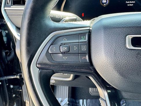 Used 2021 Jeep Grand Cherokee L Laredo image 26