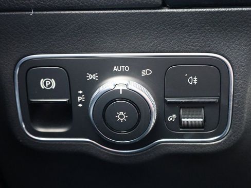 Used 2021 Mercedes-Benz GLA 35 AMG 4MATIC image 34