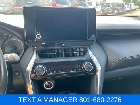 Used 2024 Toyota Venza LE AWD/4WD image 18