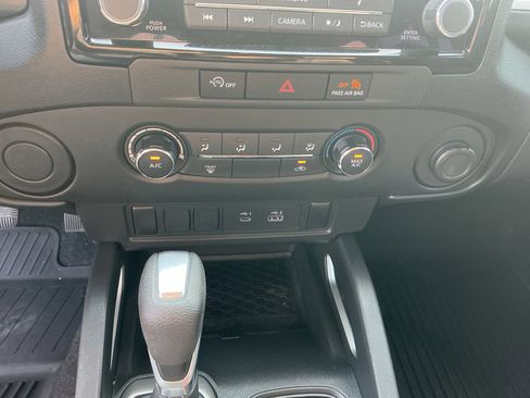 Certified 2024 Nissan Frontier SV image 18