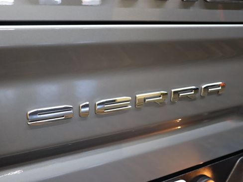 Used 2025 GMC Sierra 2500 AT4 w/ AT4 Preferred Package AWD/4WD image 32